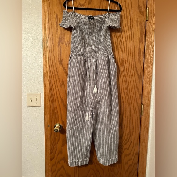1 State Striped Smocked Off-The-Shoulder Jumpsuit - Size M - Picture 4 of 16